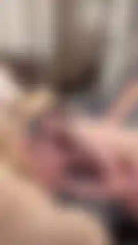Sendo uma dom suave, beijando e usando minha boca na olivia (minha boneca sexual) enquanto a provoco, depois te dando (dildo transparente) um oral bem molhadinho.