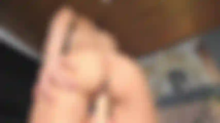 Foda-se o vibrador devagar.