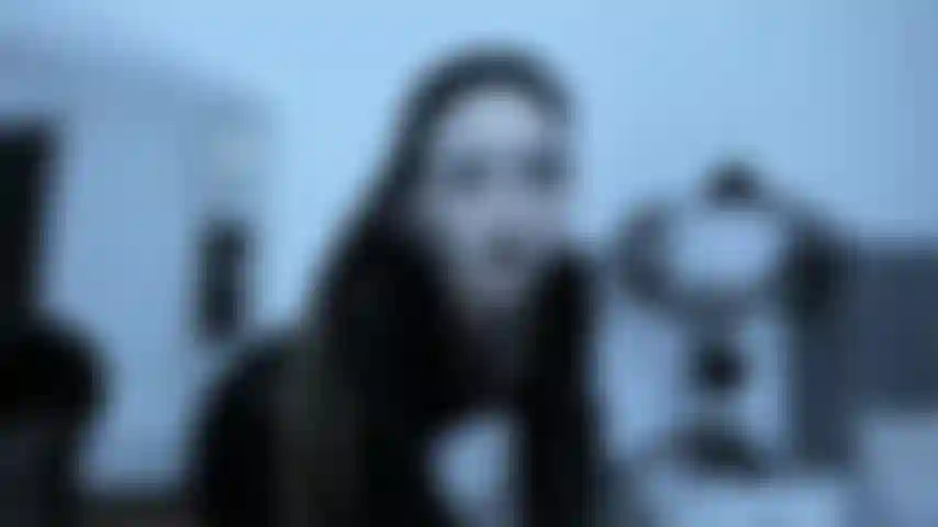 Uma amante sádica ordenando ao seu simp que se machuque e limpe a sujeira... ( Parte_1).