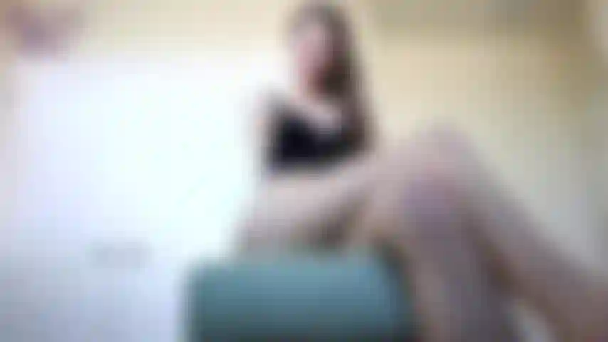 Tarefas de humilhação para vadias de pés: você é uma vagabunda patética e desesperada que fará de tudo para adorar meus pés. Bem, tenho algumas tarefas humilhantes que você vai realizar para provar que merece acariciar meus pés. Quem sabe, talvez.