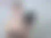 Quando eu fechar o zíper, você vai acariciar seu pau. Quando eu descer o zíper, você vai acariciar seu pau. Você vai imitar tudo que eu faço com esse zíper no seu pau patético.