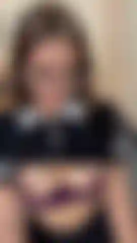 A black outfit that hugs my body… today I'm impossible to ignore.