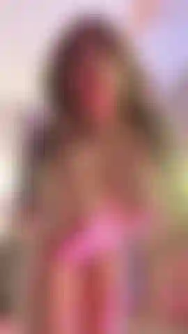 Brincando com meus peitos grandes e corpo em forma!