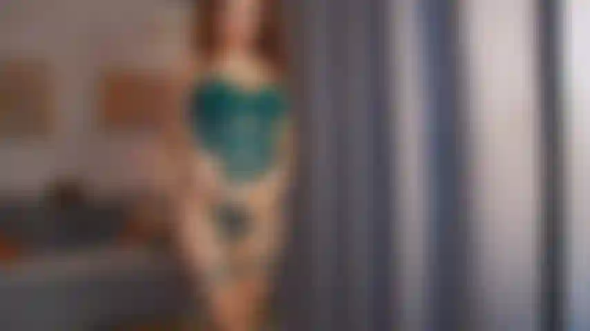 Monto meu vibrador e gozo nele todo.