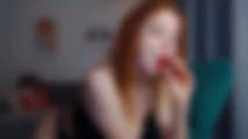 Plug anal na minha bunda sexy e apertada... Tão pronta e gostosa para você.