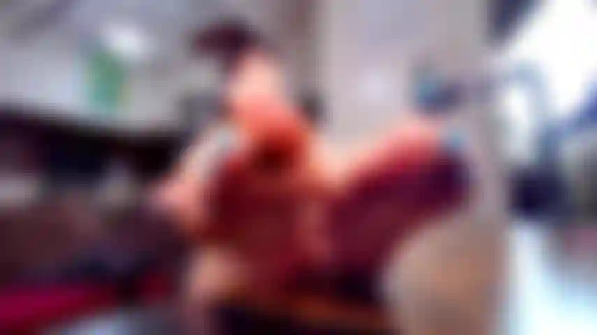 Bunda e pés adoram com brincadeiras pós gozada.