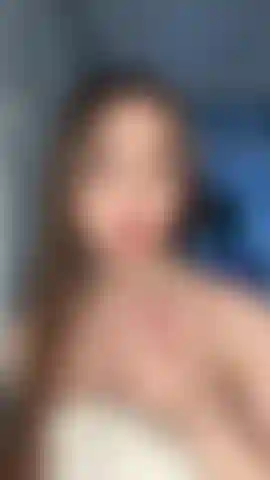 I'm putting gloss on the lips you want to kiss