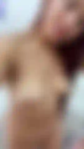 Naked and addicted to caresses: I can’t stop touching myself for you