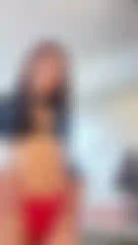 Today, I'm letting my curves speak for me.