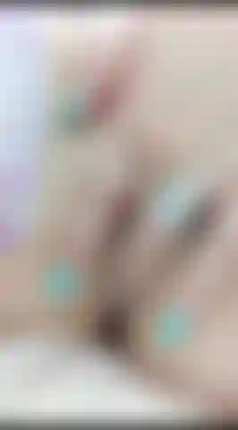 Ouça-me gemer enquanto me fodo.