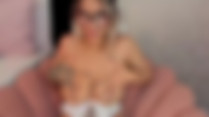 Let yourself be carried away by the heat of my big tits on your cock the sensation is an infinite pleasure and it makes me wet to feel your hot milk running through them
