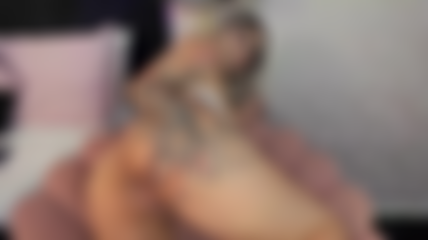 Minha bunda sexy aberta é um prazer infinito e sei que seu pau está morrendo de vontade de enterrá-lo nela, deixe-se levar e encha-o com seu leite.