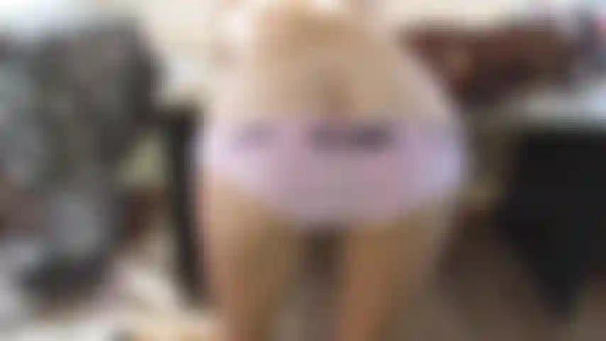 Menina do microscópio.