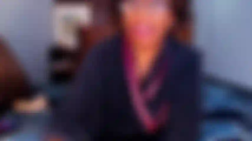 Deixe-me fazer você gozar com minha bucetinha linda e bunda perfeita hmmmm.