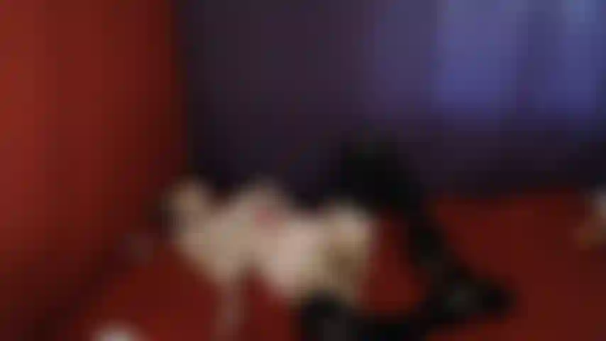 Sozinha em casa e tarada.