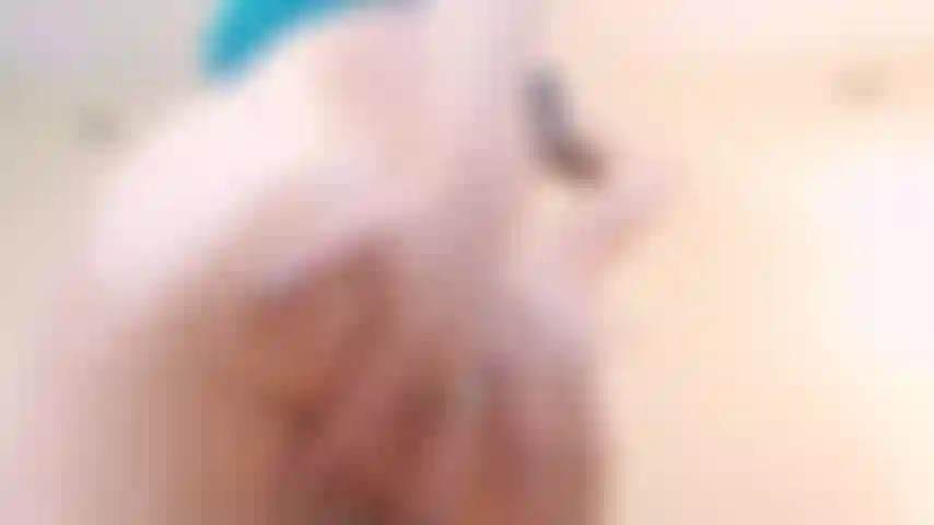 Oleada e batendo na bunda.