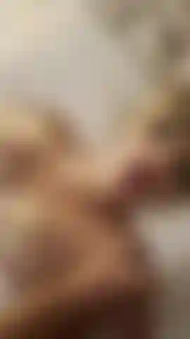 Recebendo algumas grandes gozadas na minha cara e na minha boca.