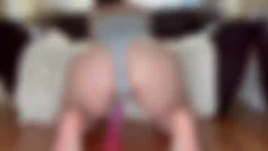 Dildo andando, doggystyle, cum.