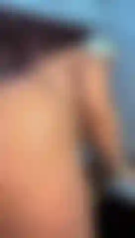 Você fode minhas nádegas maduras.