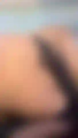 Uma latina madura, com a bunda apertada e preparada para foder!!