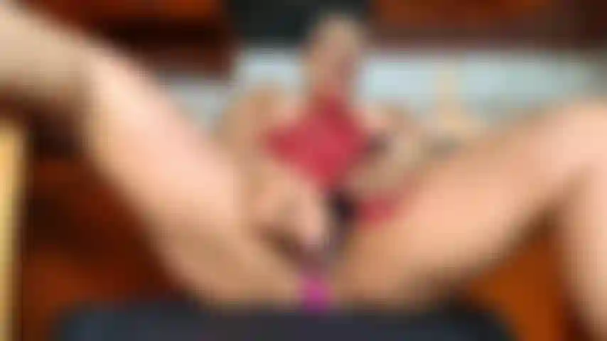 Me aqueço na cozinha e me fodo até me saciar.