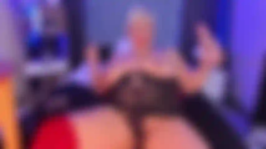 Entre o vibrador e a domi me leva ao topo do prazer.