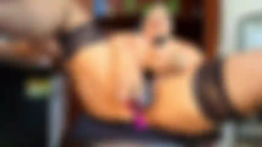 Sou muito cliente e mal podia esperar meu chefe sair do escritório.