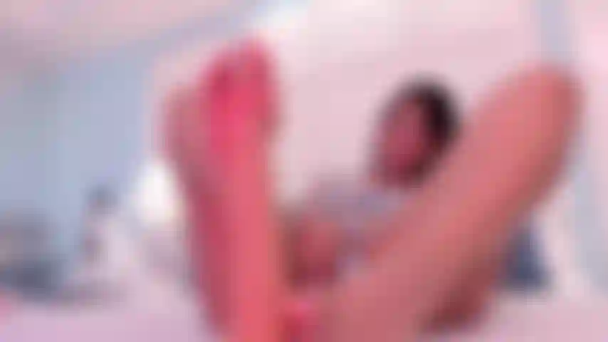 Meus pés farão todo o trabalho hoje! Você não sabia o que eu poderia fazer com eles? Mmm.