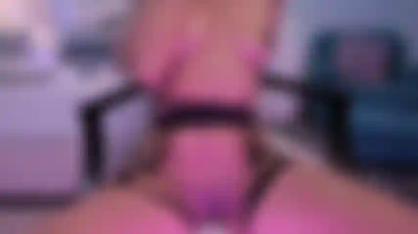 Buceta molhada e pau duro... A combinação perfeita para hoje.