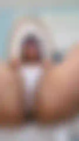 Minha calcinha está molhada, minha boceta está pegajosa!