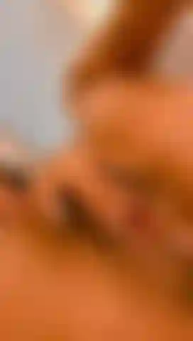 Minha boceta está extremamente molhada, devemos colocar um pouco mais de saliva?