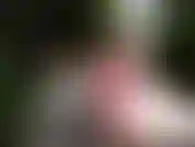 Venha até minha casa respondendo anúncio: carro a venda te esperando em cima de carro de biquíni estou com tesão e você também. Tira a roupa, me fode no carro. Posso ouvir vizinhos muito próximos jogando badminton no quintal.