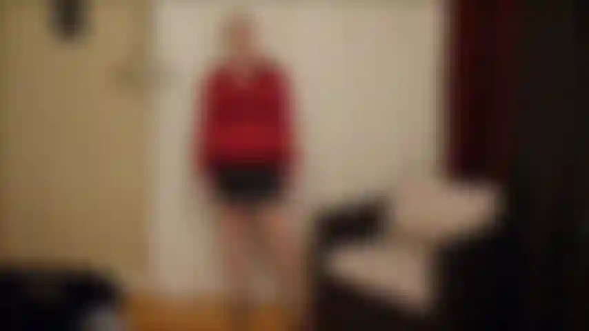 Pergunto ao meu filho (adam) como está indo o projeto dele... Ele me diz que acabou, liga o celular... Uma voz robótica me dá comandos. Incapaz de me conter, estou me despindo, chupando seu pau, dedo buceta.