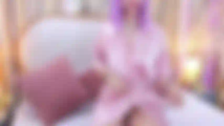 Depois de um dia de muito trabalho, ele vem até minha casa para me mimar.