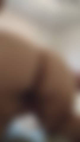 Anal gostosa com brinquedo e plug.