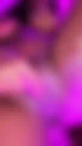 Olhe para minha buceta gemendo de prazer.