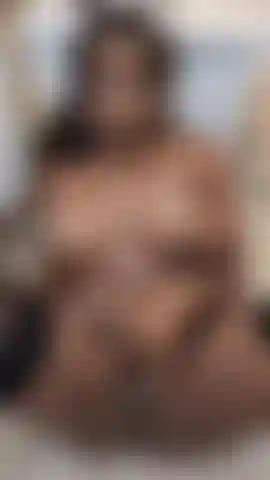 Meus seios cheios do seu leite grosso, meu amor.