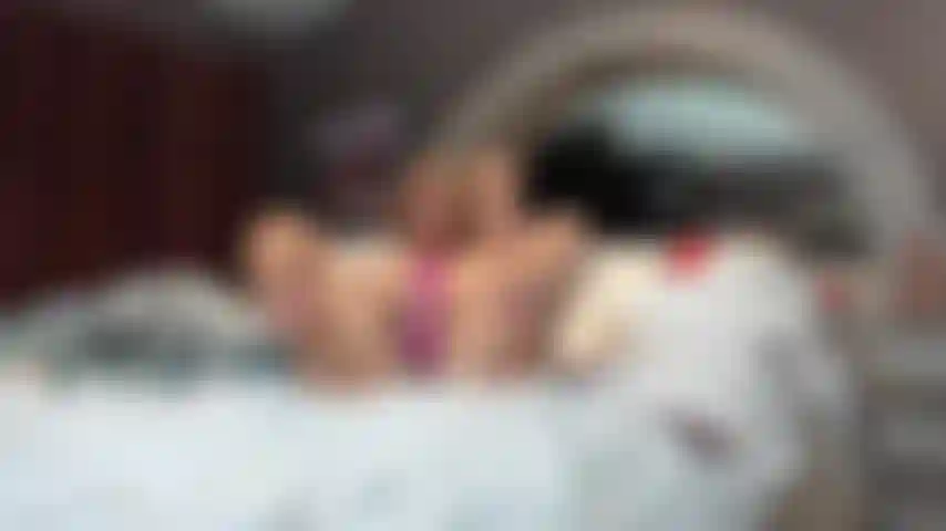 Brincando com meu clipe solo de buceta!