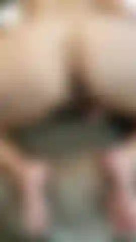 Fodendo minha bunda gorda.