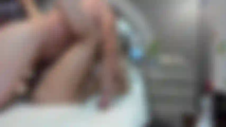 Sexo esticando a buceta com uma gozada em toda a minha buceta e estômago.