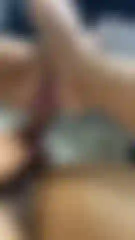 Faço autopunheta com os pés.