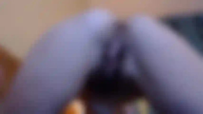 Cuck limpa! Lambe minha buceta cheia de esperma! Sinta a porra dele escorrer na sua boca!