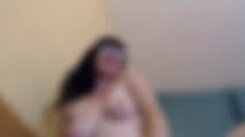 Pov: seu pau é pequeno e inútil. Sorte sua, seu rosto não. Eu monto seu rosto até gozar, enquanto provoco seu pinto pequeno!