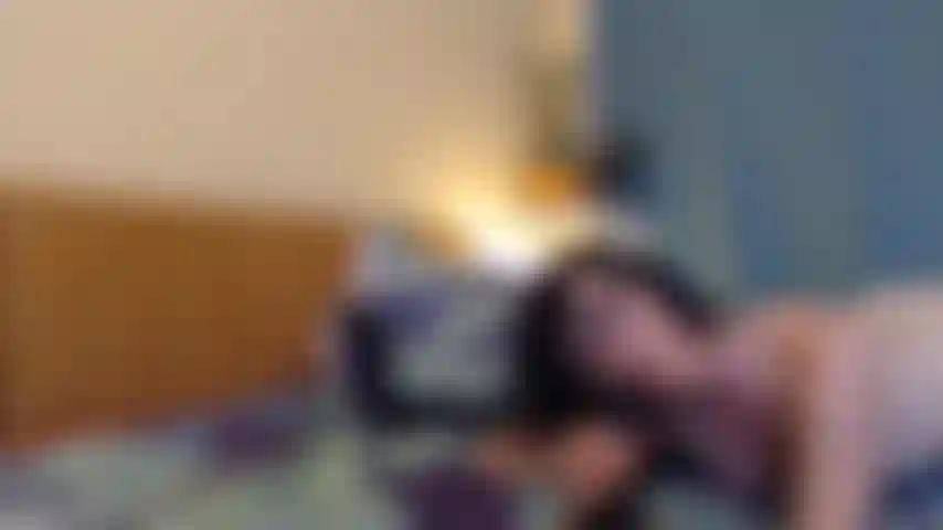 Montando seu pau preto até nos fazer gozar!