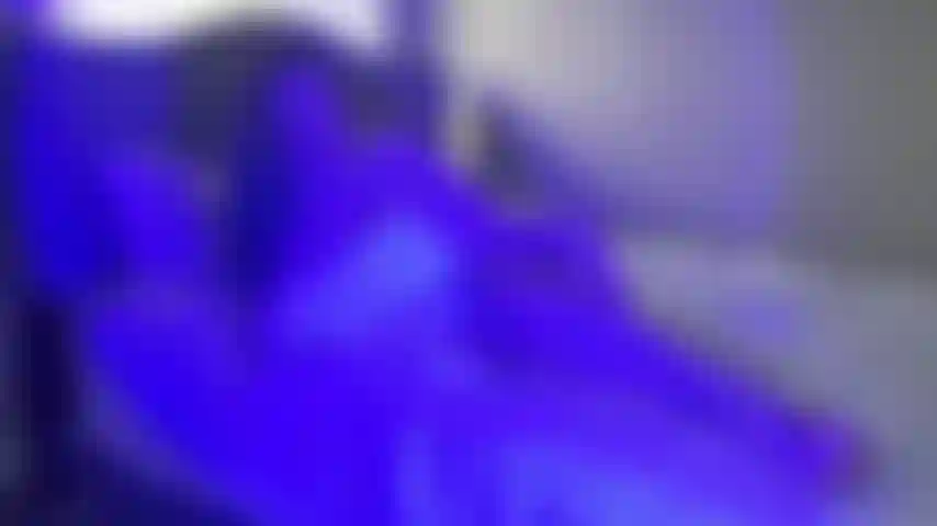Cucky marido: você me encontra na cama depois que eu saio com meu novo amante... E isso não é tudo, eu também tenho notícias, você agora é meu marido idiota. Neste ponto de vista, descrevo sua nova vida em detalhes e não me arrependo de 'ter meu bolo e comê-lo também'.