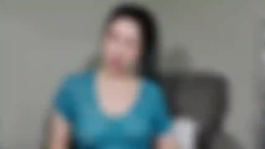 Deixando o conselho do femdom: no começo você pensa que eu realmente quero ajudá-lo a sair do femdom, mas logo você perceberá que eu quero torná-lo mais viciado em servir mulheres poderosas como eu. Adoro exibir meu corpo para garantir que você nunca desista do femdom.