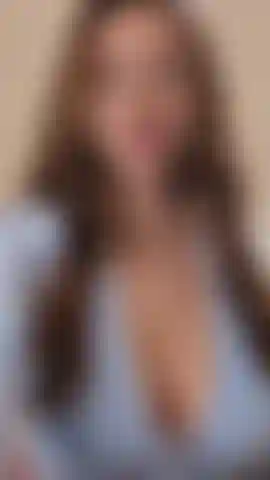 Seios naturais brincando.