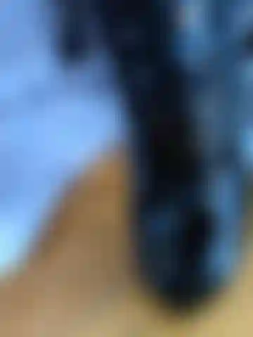 Adoração de botas, adoração de látex, monto minha alça de coxa como uma boa cadela.