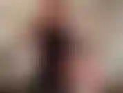 Olá perdedor. Vejo que você veio se deliciar em minha glória mais uma vez. Desta vez estou permitindo que você assista enquanto acaricio minha nova tira marrom no pau. Esta é a parte 1 de uma série de adoração em 2 partes. Estou dando a você a escolha. Pare de assistir depois da parte 1 e continue a afiar seu pau lamentável até que eu lhe dê permissão para gozar ou assista a parte 2 a seguir e receba mais instruções.