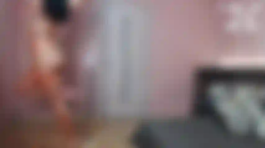 2. Pole dance com vibe toy na buceta ;).